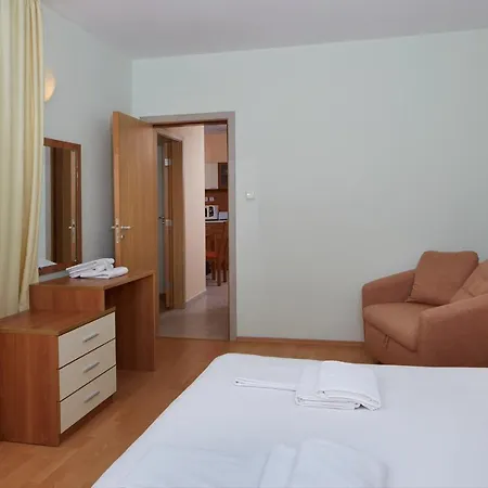 Pollo Lejlighedshotel 3*
